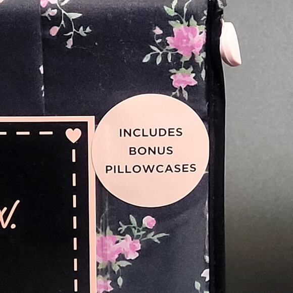 Betsey Johnson Flower Dreams Microfiber Black Pink Floral Print Queen Sheets NEW - Picture 3 of 8